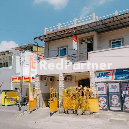 We Stay Residence Redpartner Surabaya Dış mekan fotoğraf