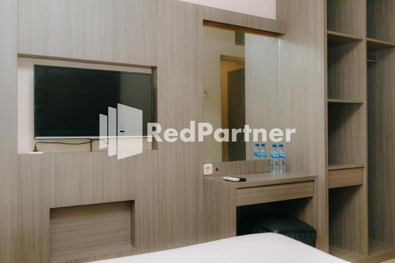 We Stay Residence Redpartner Surabaya Dış mekan fotoğraf