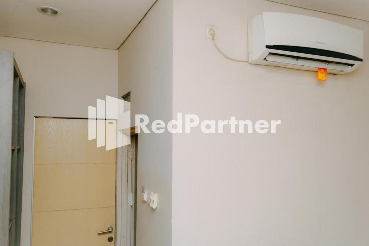 We Stay Residence Redpartner Surabaya Dış mekan fotoğraf